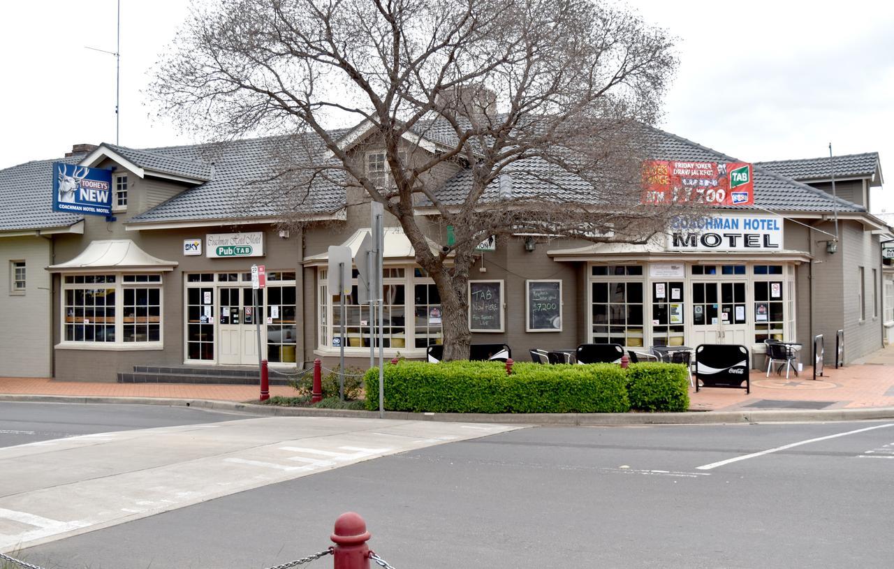 Coachman Hotel Motel Parkes Exterior photo